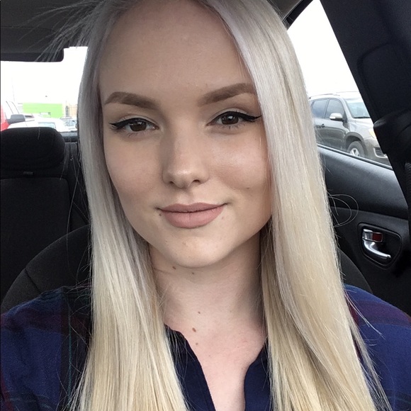 Meet your Posher, Alana - Picture 1 of 1